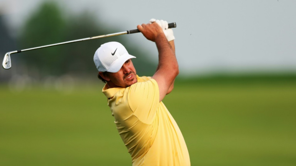 Scheffler opens with birdie as US Open leader Spaun starts late