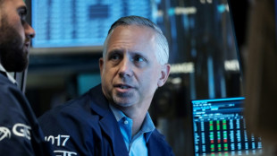 Nerveuse, Wall Street h&eacute;site en attendant les minutes de la Fed
