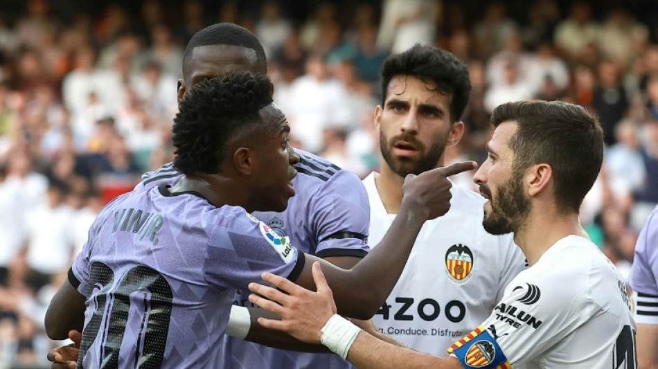 "Basta ya": Espa&ntilde;a sube la presi&oacute;n contra el racismo en el f&uacute;tbol