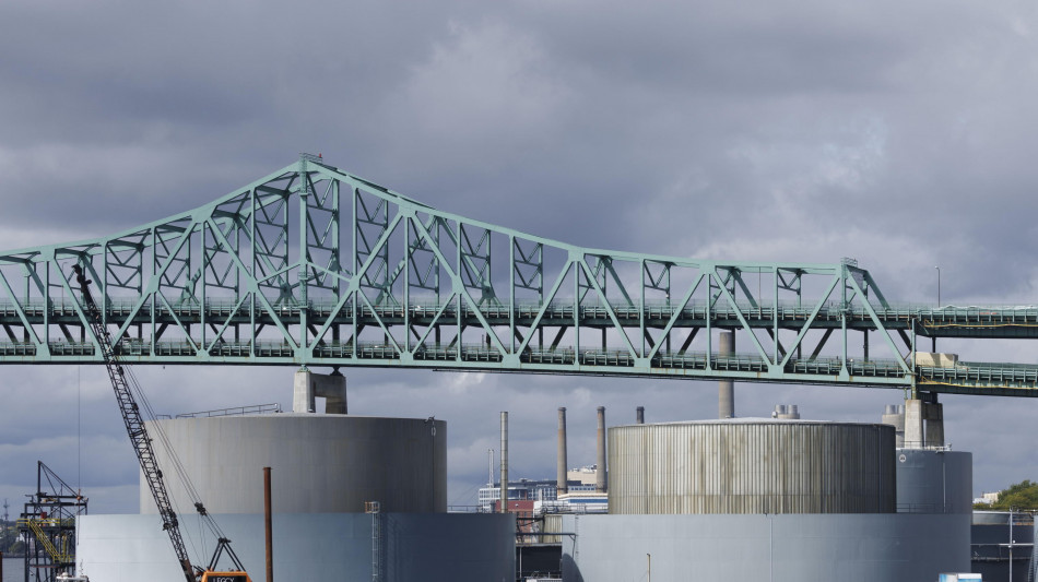 Il petrolio apre in rialzo a New York a 63,20 dollari