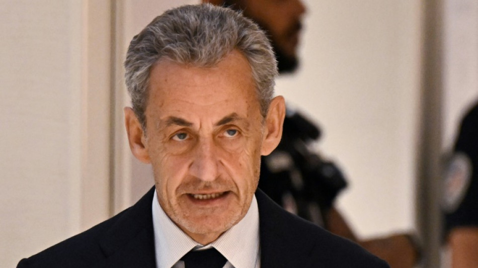 Ex-presidente franc&ecirc;s Nicolas Sarkozy entrar&aacute; na pris&atilde;o em 21 de outubro