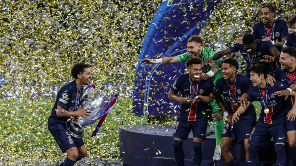 Ligue des champions: les h&eacute;ros parisiens f&ecirc;t&eacute;s par leurs supporters