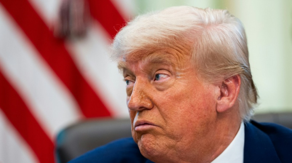 Los Macron "est&aacute;n bien", dice Trump sobre el video viral del matrimonio