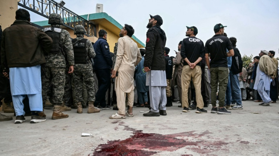 "Des d&eacute;bris tombaient du toit": des t&eacute;moins racontent l'attentat contre une mosqu&eacute;e d'Islamabad