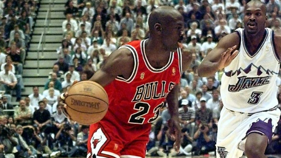 Sechs Basketballschuhe von Michael Jordan f&uuml;r acht Millionen Dollar versteigert