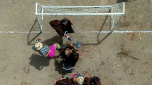 Campesinas colombianas luchan contra el olvido a trav&eacute;s del f&uacute;tbol