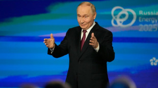 Putin diz que R&uacute;ssia segue sendo 'um dos principais produtores de petr&oacute;leo', apesar das press&otilde;es