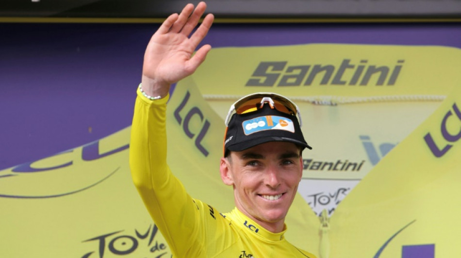 Tour de France: avec Bardet en jaune, le peloton au r&eacute;v&eacute;lateur de San Luca