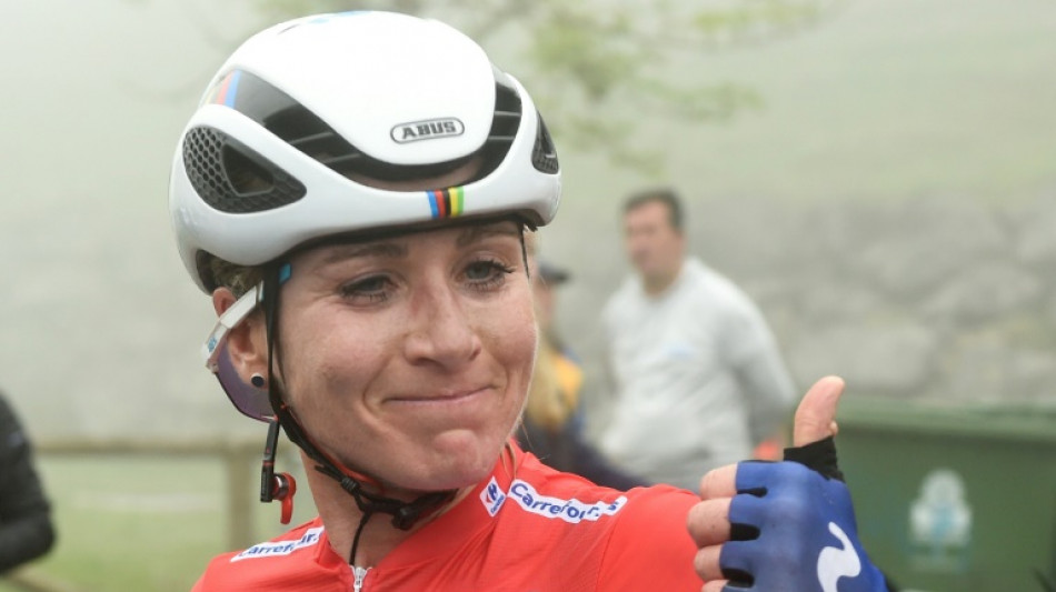 Van Vleuten remporte son troisi&egrave;me Tour d'Espagne pour neuf secondes