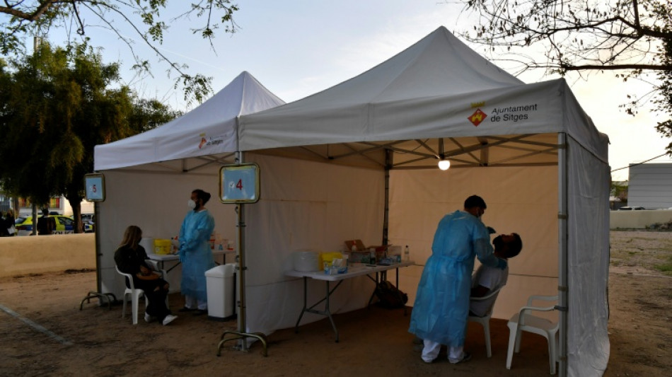 Todas las hipótesis sobre el origen del covid "siguen sobre la mesa", afirma la OMS