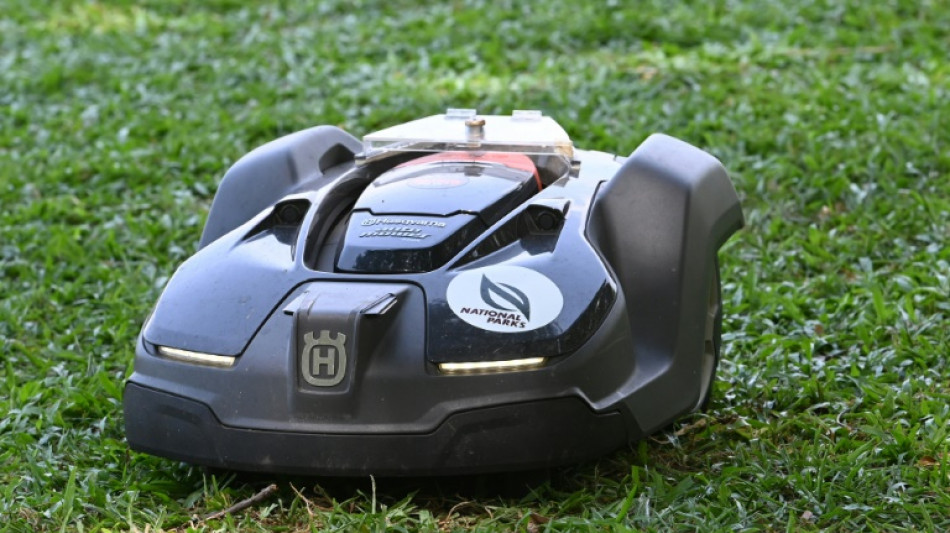 Rasenm&auml;hroboter l&ouml;st Polizeieinsatz aus: Maschine hat sich festgefahren 