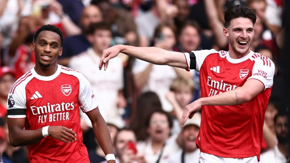 Gyokeres scores twice as Arsenal rout Leeds