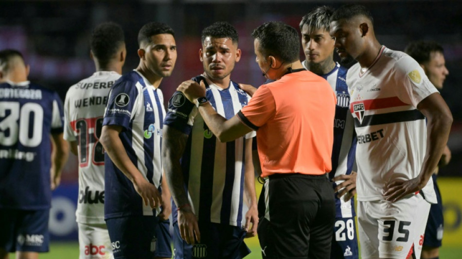 Paraguayo Bobadilla, del Sao Paulo, se disculpa por insulto xen&oacute;fobo a rival venezolano