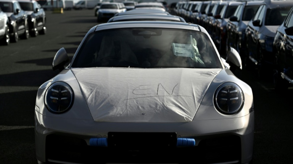 Porsche schlie&szlig;t drei Werke und baut 500 Stellen ab