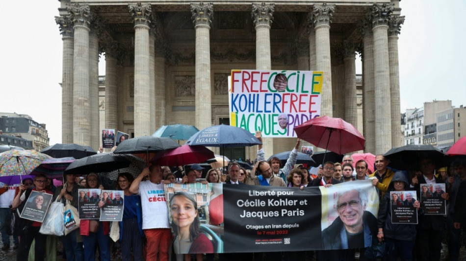 Dos franceses acusados de espionaje en Ir&aacute;n salen de la c&aacute;rcel