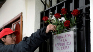 Equador expulsa embaixador de Cuba e toda a miss&atilde;o diplom&aacute;tica