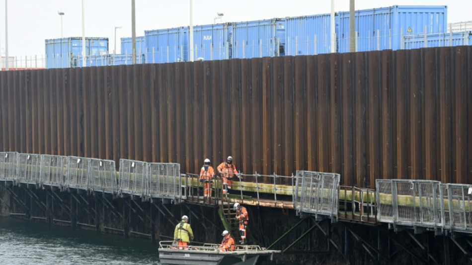 A la centrale nucl&eacute;aire de Gravelines, une nouvelle digue pour parer la mont&eacute;e des eaux 