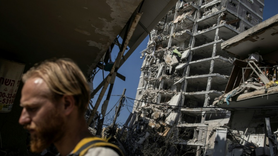 'Não sobrou nada', israelenses enfrentam os danos do ataque do Irã em casa