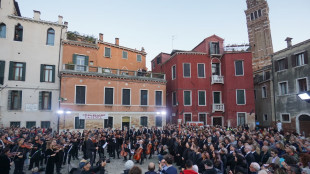 Sciopero alla Fenice di Venezia, l'orchestra all'aperto