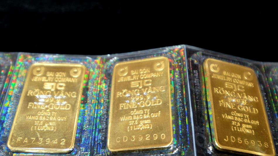 Prezzo dell'oro in calo, Spot a 3.377,26 dollari l'oncia