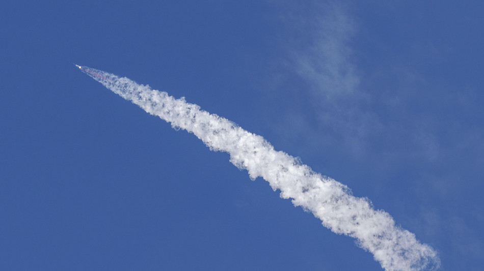 A SpaceX le frequenze wireless di EchoStar per 17 miliardi