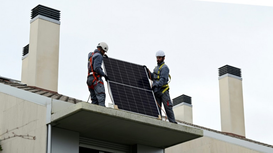 Avec la crise &eacute;nerg&eacute;tique, les Espagnols se ruent sur les panneaux solaires