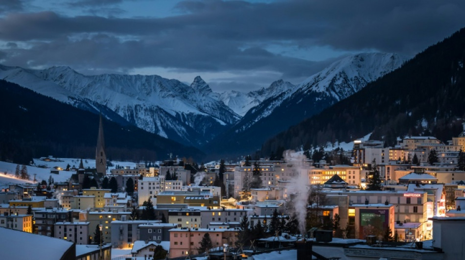 Von der Leyen und Macron reden beim Weltwirtschaftsforum in Davos