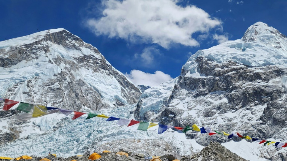 Nepali climbers kick off Everest summits