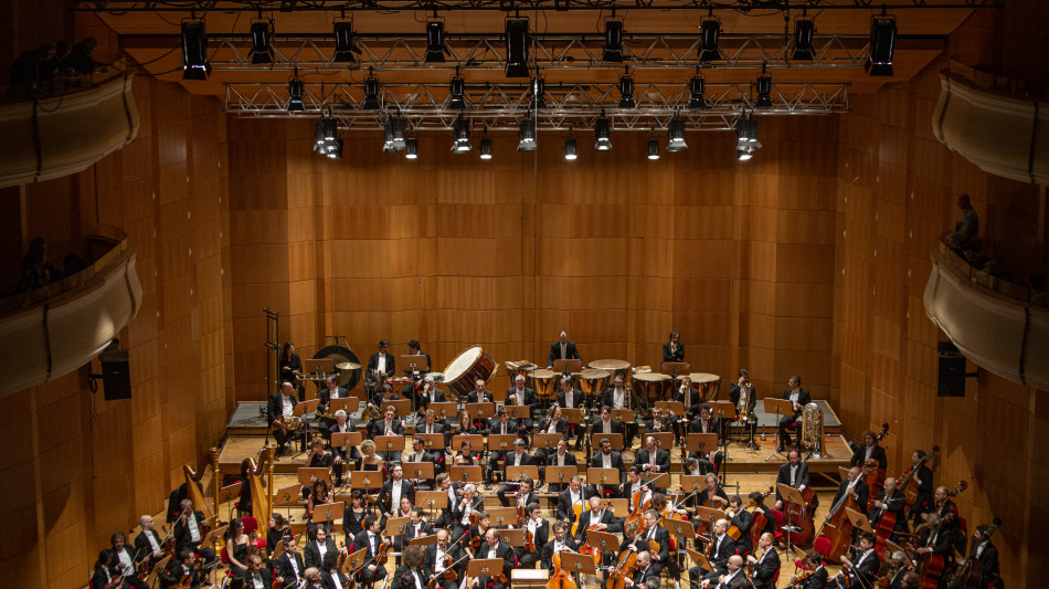 Il direttore Jordi Bern&agrave;cer sostituisce a Bologna Daniel Oren