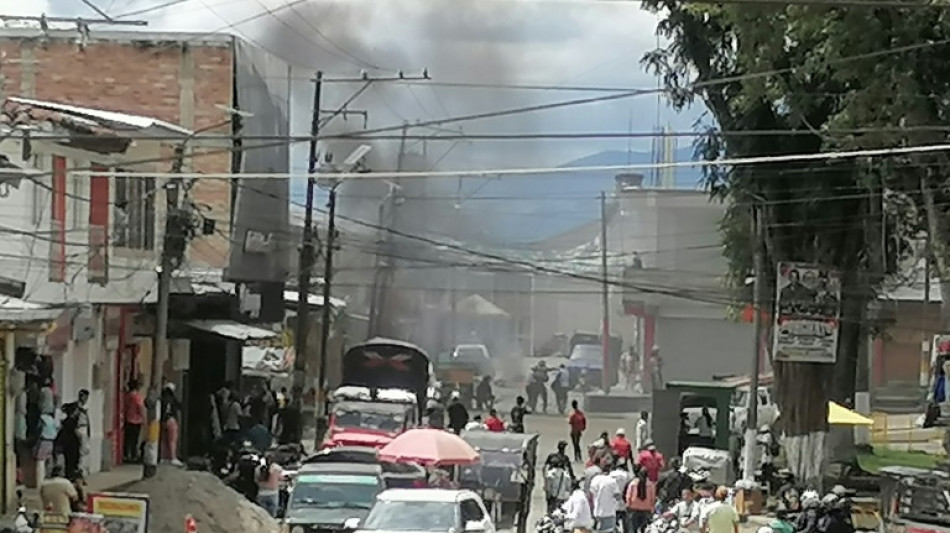 Ataque com explosivos deixa 17 feridos na Col&ocirc;mbia