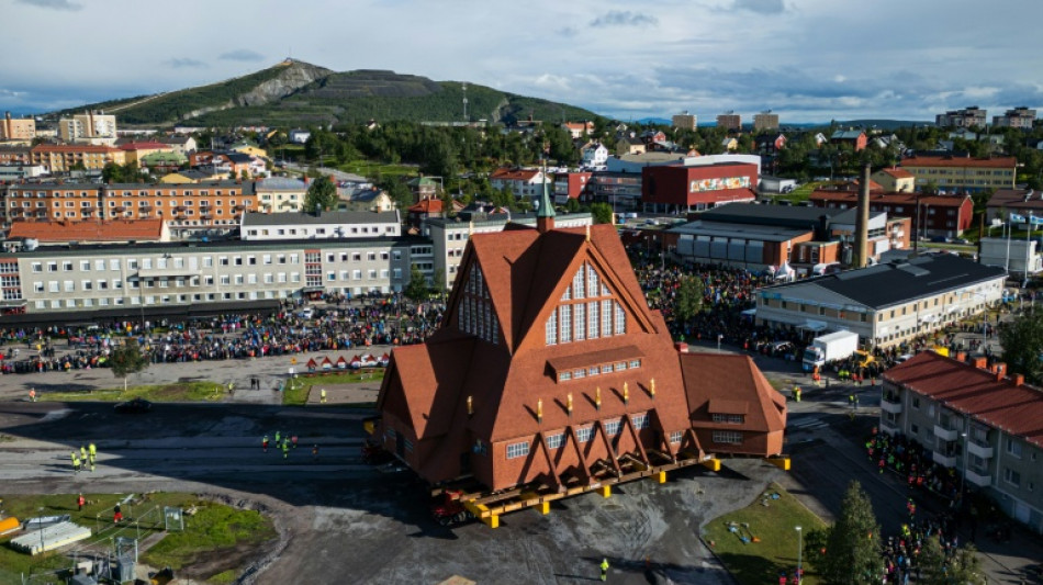 Trasladan una hist&oacute;rica iglesia en Suecia para dar paso a la ampliaci&oacute;n de una mina
