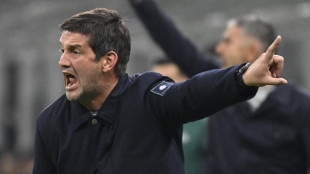 Champions: Chivu, 'né migliore né inferiore a Simeone'