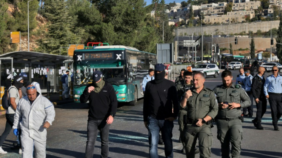 Al menos un muerto y 14 heridos en dos ataques en Jerusal&eacute;n