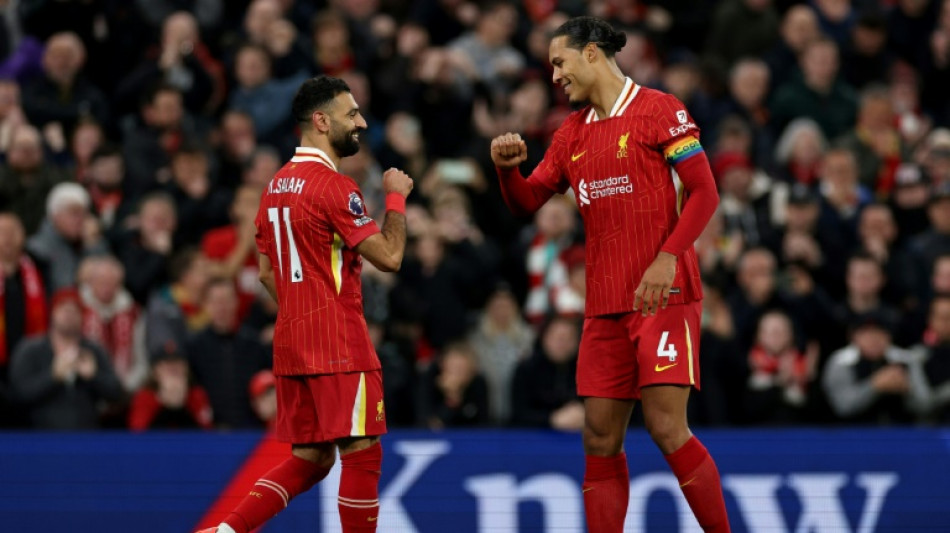 Foot: Liverpool enfonce Manchester City et r&egrave;gne sur la Premier League