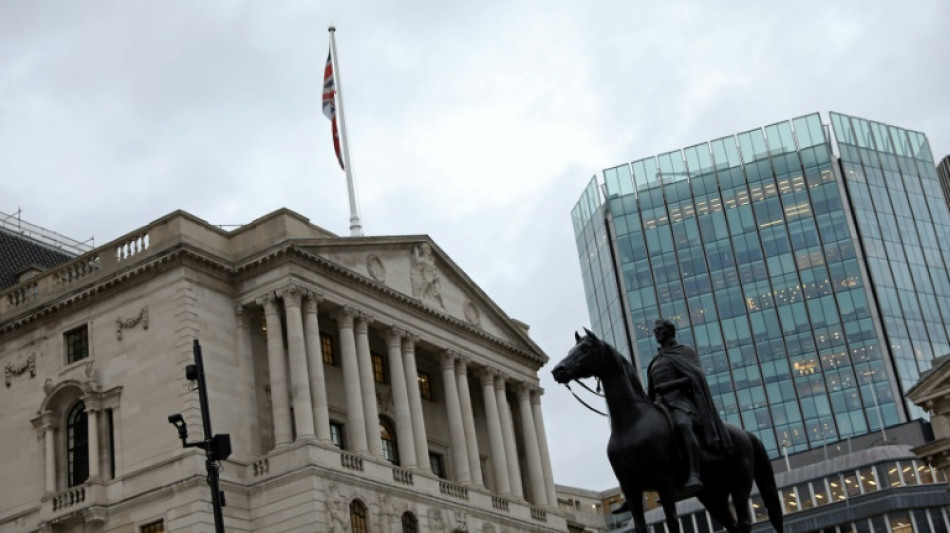 La Banque d'Angleterre maintient son taux, s'inqui&egrave;te de l'incertitude Trump