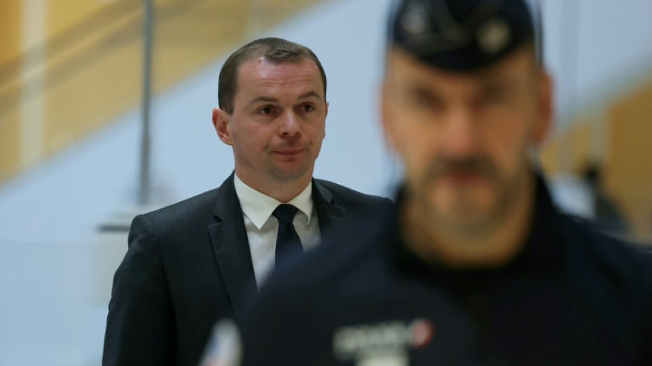 Soup&ccedil;ons de favoritisme: l'ex-ministre Olivier Dussopt relax&eacute;