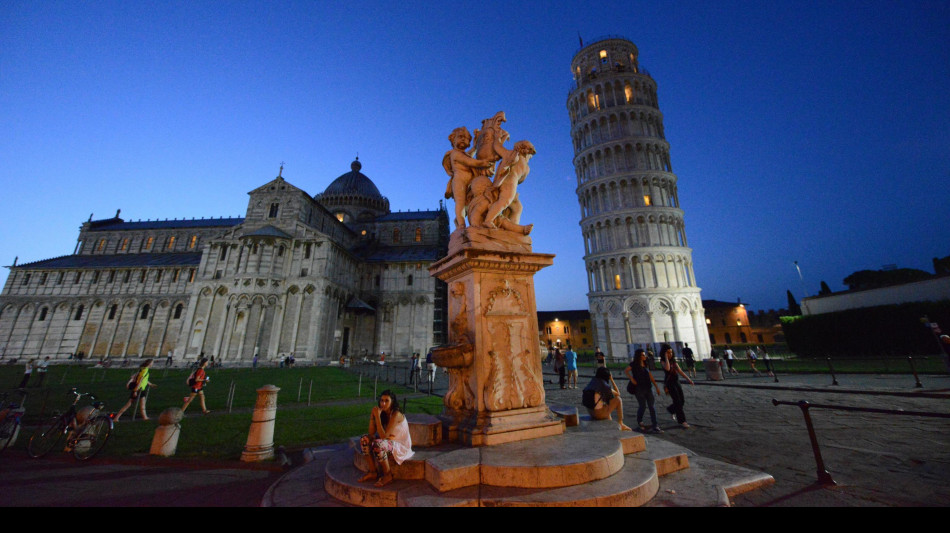 Gal&agrave; lirico per l'851/o compleanno della Torre di Pisa