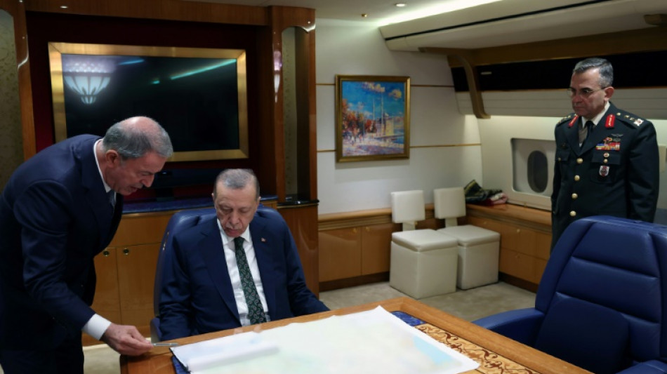 Turqu&iacute;a amenaza con lanzar una operaci&oacute;n terrestre en Siria