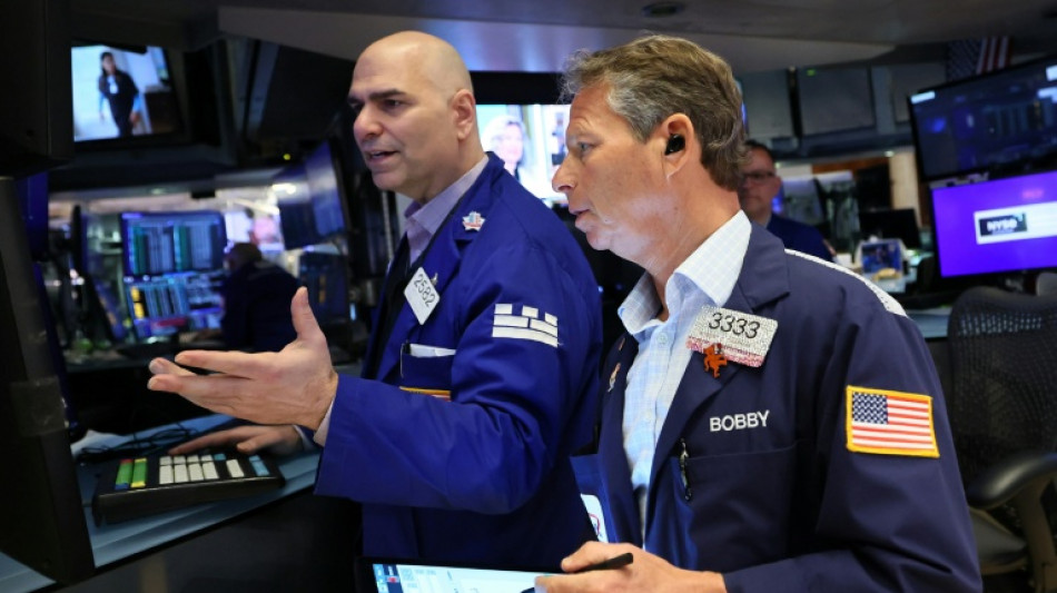 Les Bourses mondiales soulag&eacute;es, esp&egrave;rent une d&eacute;sescalade des tensions commerciales