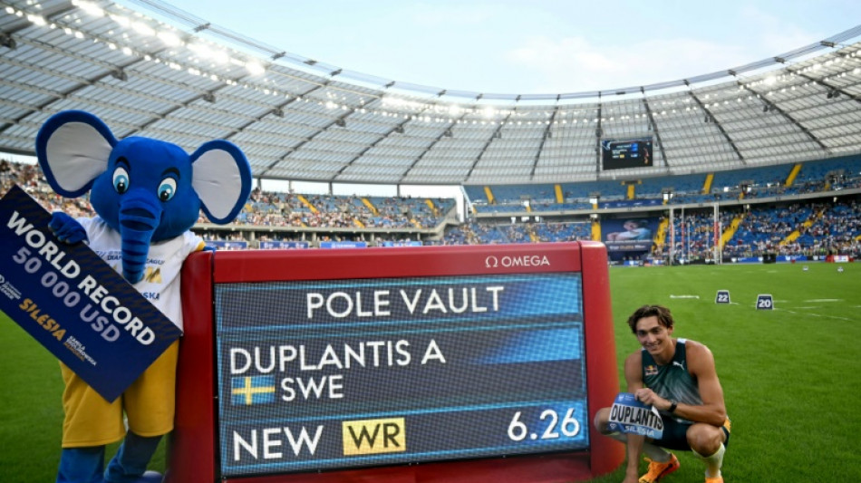 Athl&eacute;tisme: Duplantis r&eacute;cidive 20 jours apr&egrave;s son record du monde aux JO de Paris