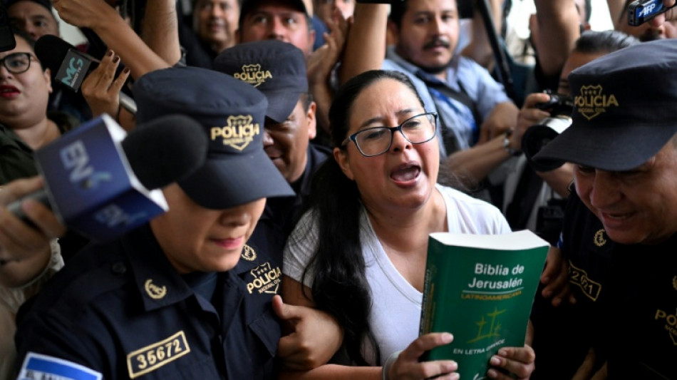 Una abogada activista de DDHH salvadore&ntilde;a se dice "presa pol&iacute;tica" de Bukele