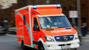 Lastwagen f&auml;hrt in Reisebus: Sechs Verletzte bei Unfall auf Autobahn nahe Hannover