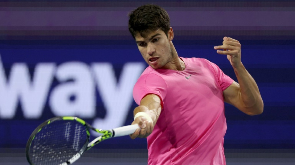 Alcaraz vuela hasta otro pulso con Sinner en semis de Miami; argentino Cer&uacute;ndolo se despide
