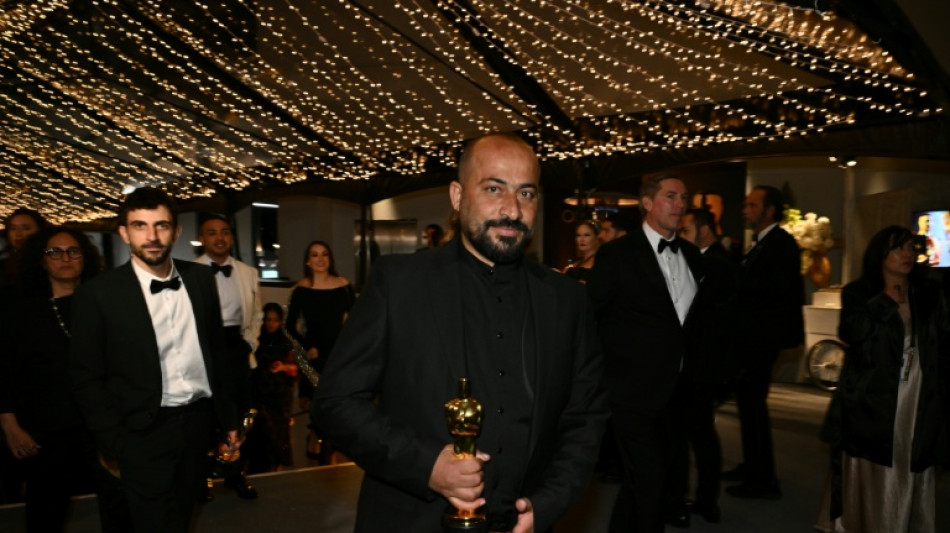 Israel det&eacute;m e liberta pouco depois cineasta palestino vencedor do Oscar