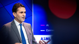 Asml chiude il trimestre con ricavi in calo a 8,77 miliardi