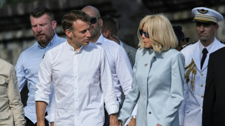 Macron &agrave; Borobudur lance "un nouveau partenariat culturel" avec l'Indon&eacute;sie