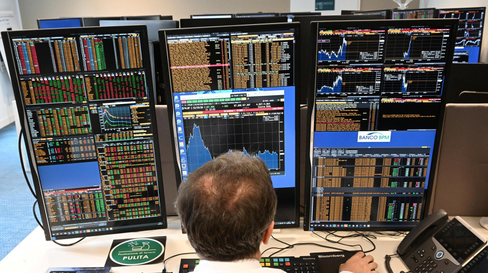 Lo spread tra Btp e Bund apre in lieve calo a 61,3 punti