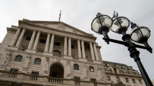 Bank of England leaves rate unchanged before UK budget