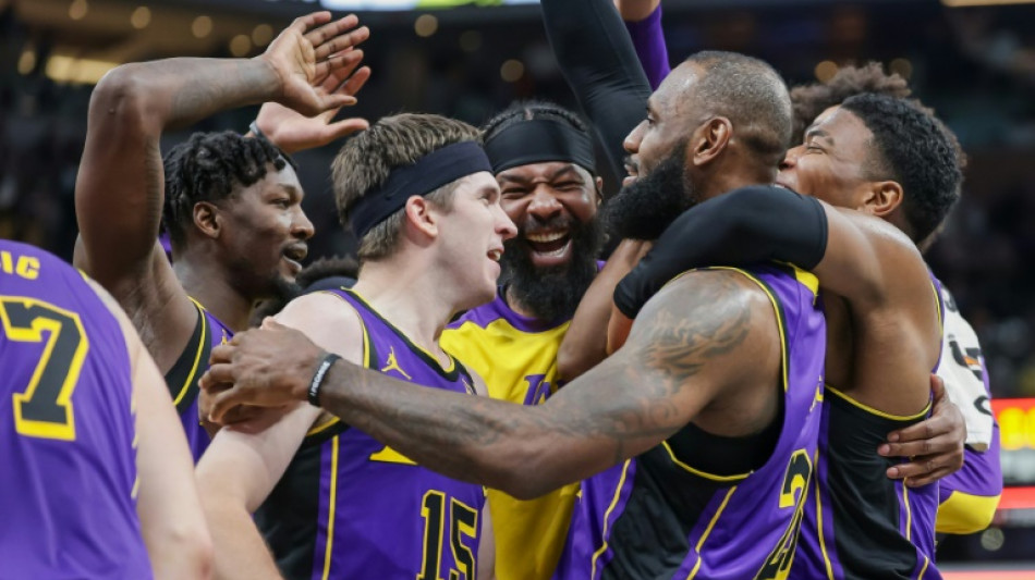 NBA: LeBron James sauve les Lakers &agrave; la sir&egrave;ne