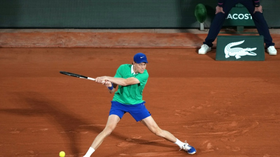 Sinner kicks off French Open campaign with straight-sets win